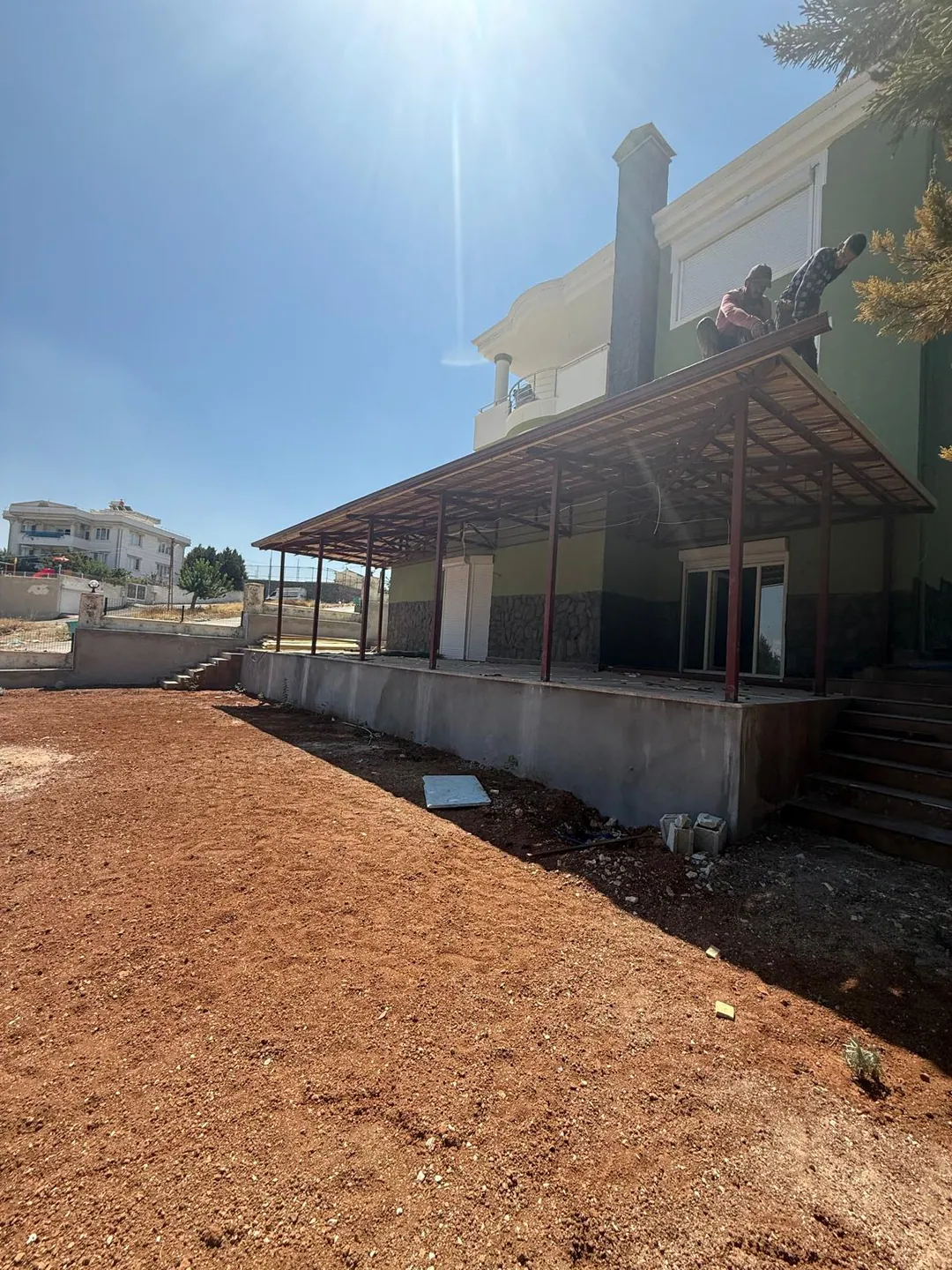 Ahşap veranda ve teras üstü kapama — uygulama fotoğrafı 39